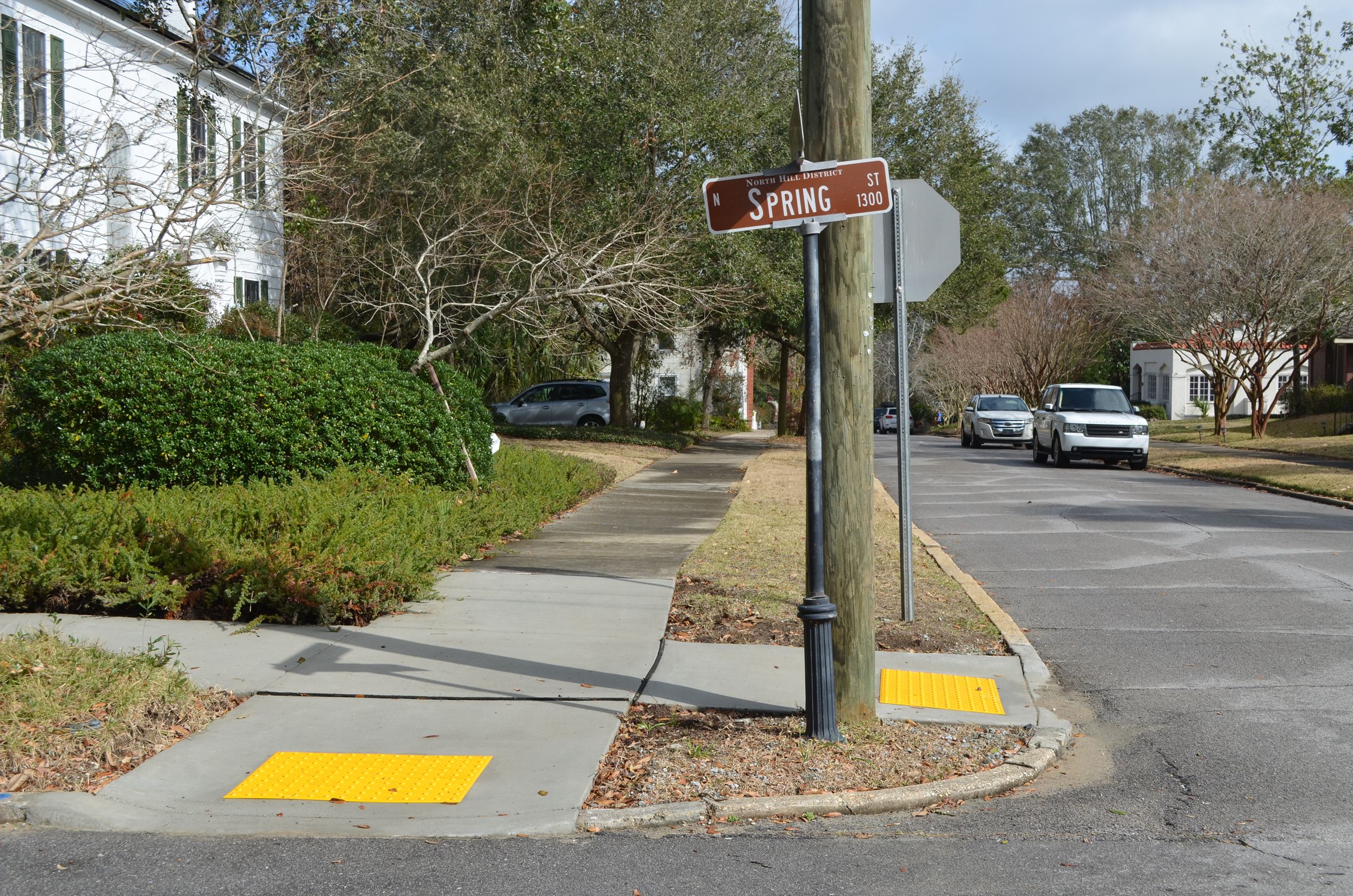 Sidewalk curb ramp